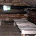 Innenbereich der Biberhütte der Kolbatzer Mühle