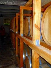 Im Lager von Preussischer Whisky reifen zur Zeit 36 Fässer Whisky
