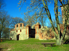 Die Ruine der Wasserburg Gerswalde im Vorfrühling